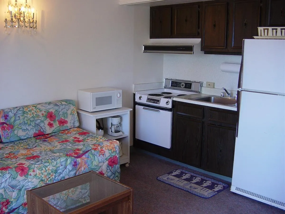 Unipack At Waikiki Park Heights Hostel